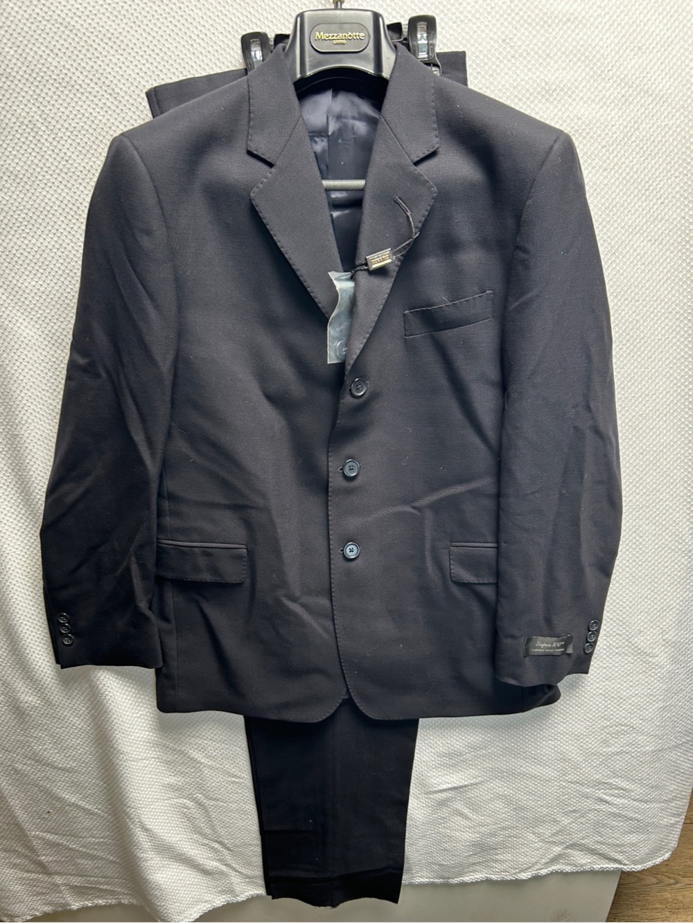 Made in Italy. Classic Black 3 button Suit. Luxury wool fabric. Size 20. NWT